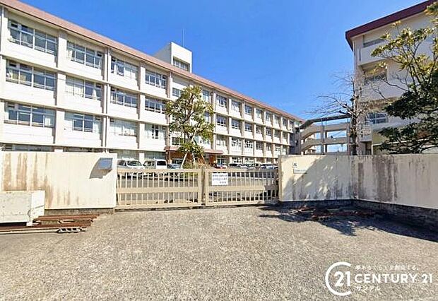 鹿児島市立西紫原中学校まで1000m