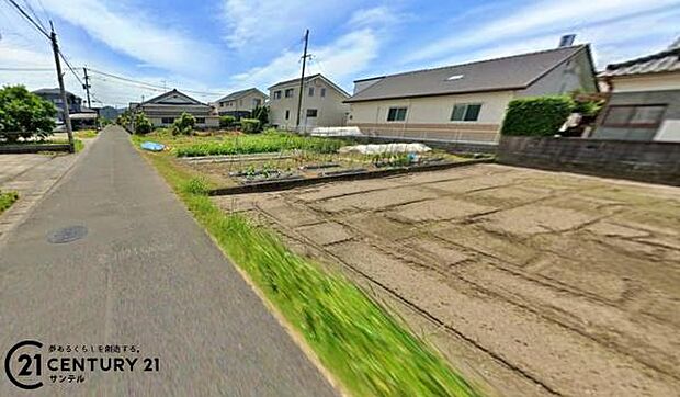 前面道路から撮影した現地写真です♪