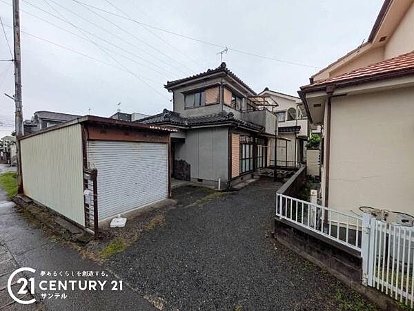 前面道路から撮影した現地写真です。