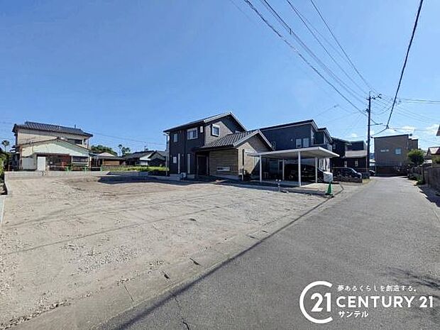 前面道路から撮影した現地写真です。