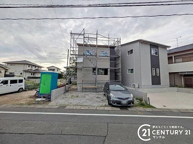 前面道路から撮影した現地写真です。