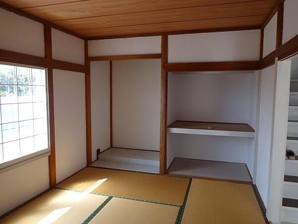 【和室】2面採光の和室は快適な光を取り入れ、心地よい風を取り入れます。