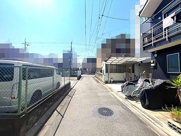 前は月極駐車場の為、東側から朝陽が入ります。