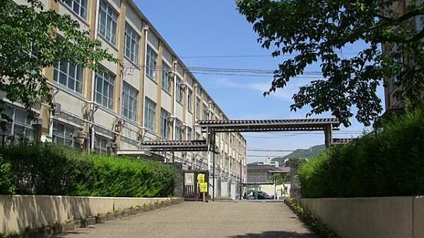 京都市立安祥寺中学校まで240m