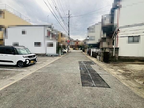 コンビニ・ドラッグストアが身近にそろう毎日の暮らしに嬉しい立地です。