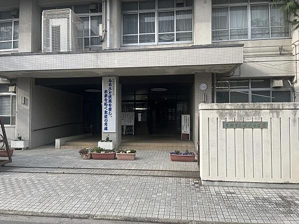 京都市立伏見中学校まで750m