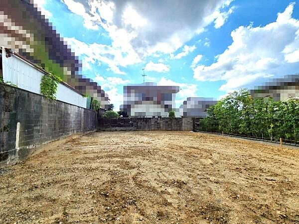 60坪越えの広々した土地です。ゆとりある建築プランが組めます◎