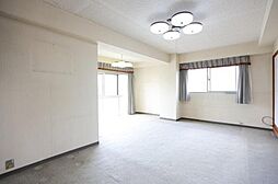 なかつるコーポ 4LDKのリビング/ダイニング