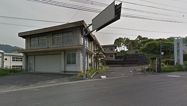 大分市立稙田小学校まで1050m、大分市立稙田小学校まで1050ｍ