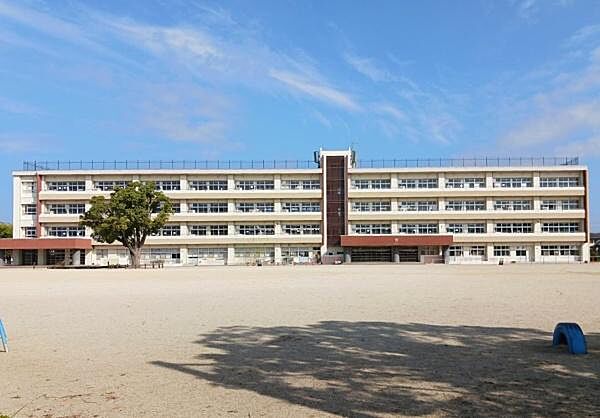 大分市立大在小学校まで370m、大分市立大在小学校まで370ｍ