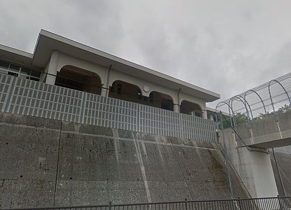 大分市立こうざき小学校まで800m、大分市立こうざき小学校まで800ｍ