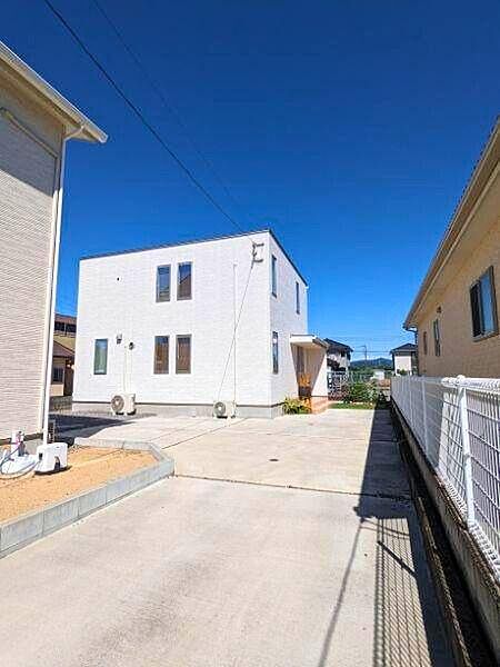 広々とした敷地