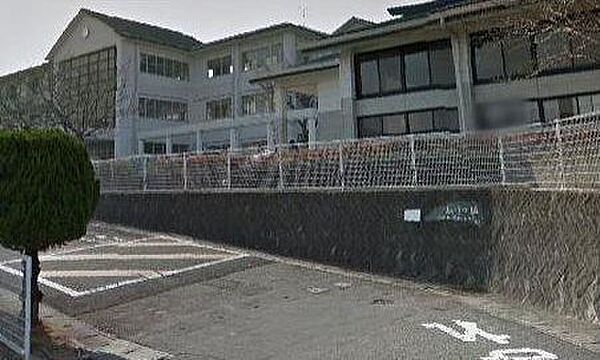 大分市立大分西中学校まで170m、大分市立大分西中学校まで約170ｍ