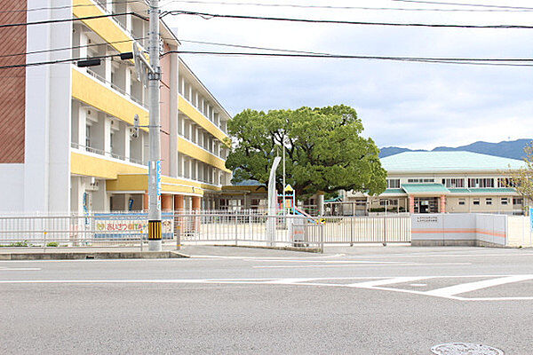 大分市立松岡小学校まで1320m、大分市立松岡小学校まで1320ｍ