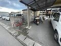 屋根付きの駐輪...
