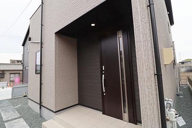 玄関外側の様子