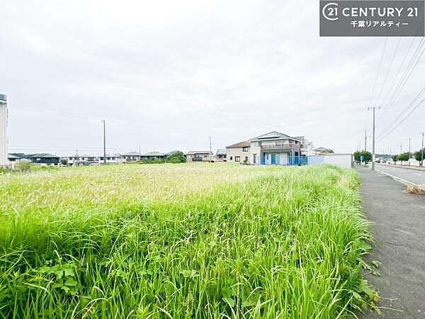 お好きなハウスメーカーで理想のお家が建てられます。物件情報だけでなく、周辺環境等も一緒にご案内！