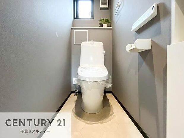 清潔感のある色味のお手洗いです!さわやかでスッキリする空間です!お手入れがしやすいトイレです!