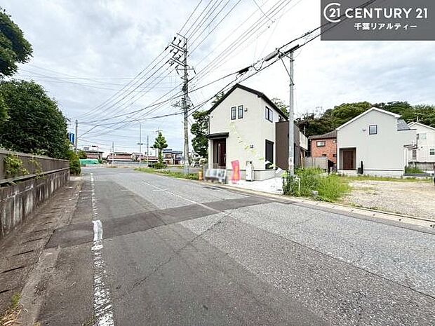 周辺環境や、お客様のご希望に合った物件も一緒にご案内を致します。住宅ローンアドバイザーによるご相談も承ります。当社はお問い合わせに即対応します！お待たせしません！