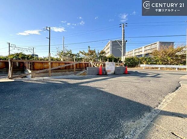 周辺環境や、お客様のご希望に合った物件も一緒にご案内を致します。住宅ローンアドバイザーによるご相談も承ります。当社はお問い合わせに即対応します!お待たせしません!