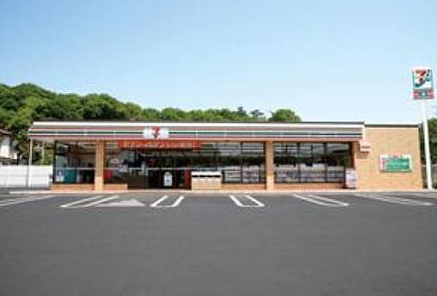 セブンイレブン木更津清見台2丁目店まで702m