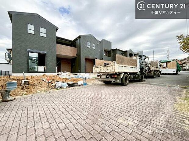 周辺環境や、お客様のご希望に合った物件も一緒にご案内を致します。住宅ローンアドバイザーによるご相談も承ります。当社はお問い合わせに即対応します!お待たせしません!