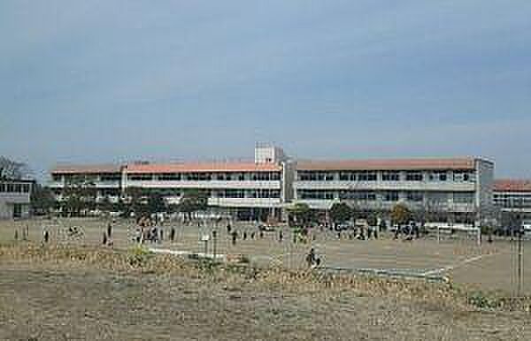 木更津市立八幡台小学校まで1048m