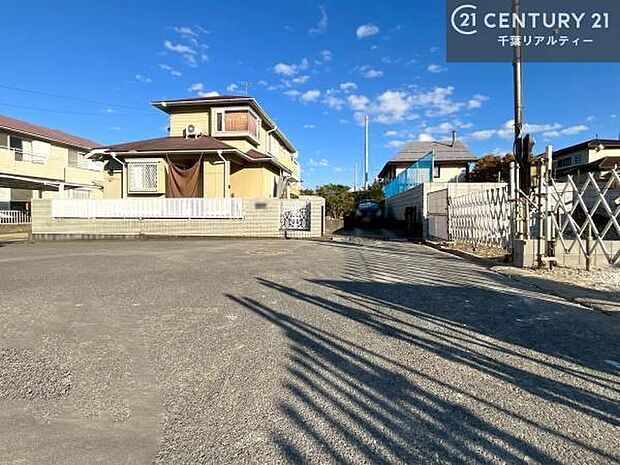 周辺環境や、お客様のご希望に合った物件も一緒にご案内を致します。住宅ローンアドバイザーによるご相談も承ります。当社はお問い合わせに即対応します!お待たせしません!