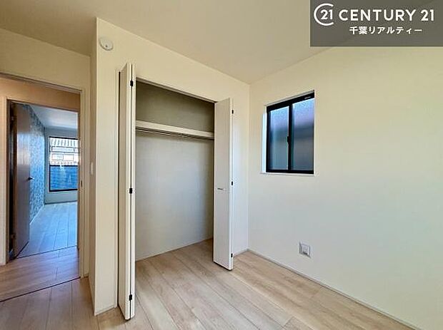 住空間をすっきり使うためには必須ポイントの収納スペースですよね。是非現地でご確認ください！