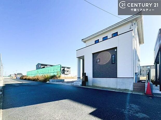 周辺環境や、お客様のご希望に合った物件も一緒にご案内を致します。住宅ローンアドバイザーによるご相談も承ります。当社はお問い合わせに即対応します!お待たせしません!