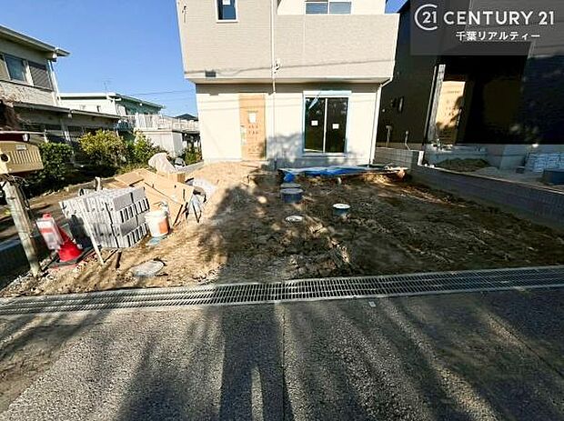 カースペース付きなのでマイカーをお持ちの方も安心ですね!ぜひ現地にてお確かめくださいませ!