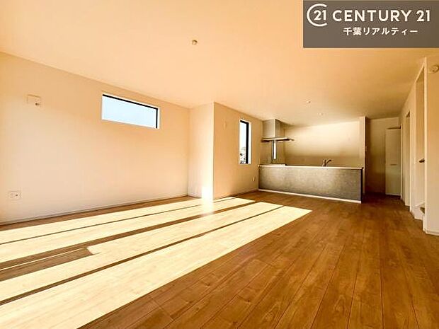 心地良いリビングは家族が自然と集まります。家族団欒の時間が増えそうです。ご家族と、より一層充実した時間を過ごせそうですね。