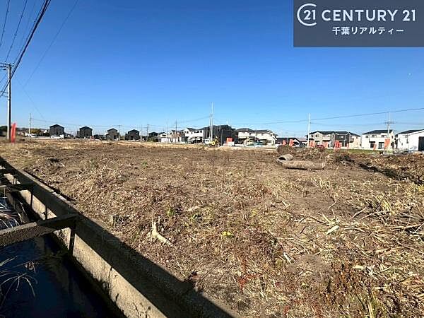 お好きなハウスメーカーで理想のお家が建てられます。物件情報だけでなく、周辺環境等も一緒にご案内！
