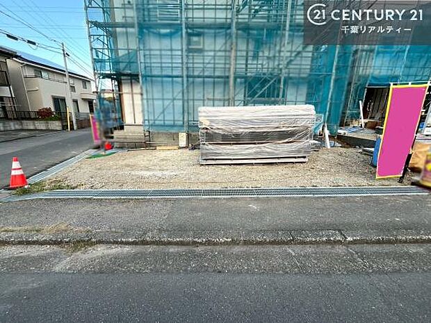 カースペース付きなのでマイカーをお持ちの方も安心ですね!ぜひ現地にてお確かめくださいませ!