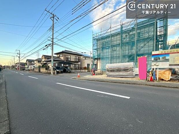 周辺環境や、お客様のご希望に合った物件も一緒にご案内を致します。住宅ローンアドバイザーによるご相談も承ります。当社はお問い合わせに即対応します!お待たせしません!