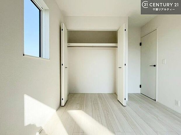 たっぷり収納住空間。住空間をすっきり使うためには必須ポイントの収納スペースですよね。是非現地でご確認ください。