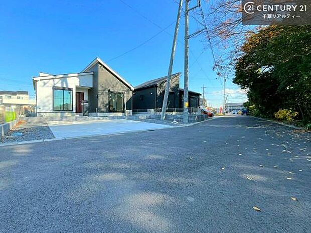 周辺環境や、お客様のご希望に合った物件も一緒にご案内を致します。住宅ローンアドバイザーによるご相談も承ります。当社はお問い合わせに即対応します!お待たせしません!