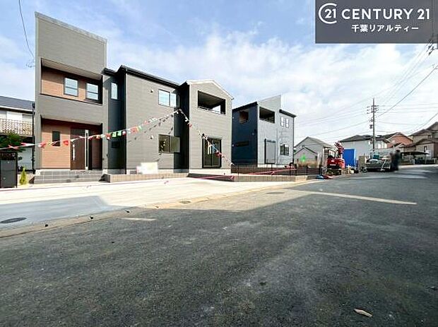 周辺環境や、お客様のご希望に合った物件も一緒にご案内を致します。住宅ローンアドバイザーによるご相談も承ります。当社はお問い合わせに即対応します!お待たせしません!