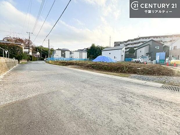 周辺環境や、お客様のご希望に合った物件も一緒にご案内を致します。住宅ローンアドバイザーによるご相談も承ります。当社はお問い合わせに即対応します!お待たせしません!