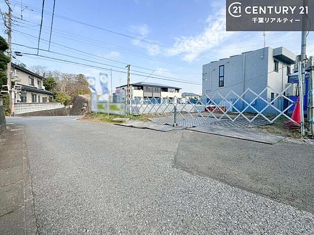 周辺環境や、お客様のご希望に合った物件も一緒にご案内を致します。住宅ローンアドバイザーによるご相談も承ります。当社はお問い合わせに即対応します!お待たせしません!