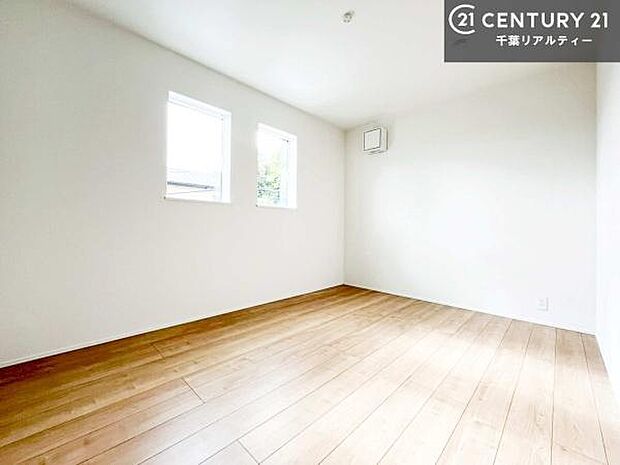 シンプルにデザインされているため、家具を選びません！お気に入りの家具を置いてくつろげる空間を作ることができます。