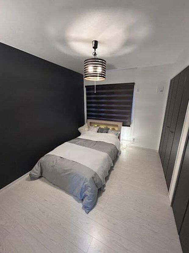 洋室は子供部屋や寝室、色々と用途多彩に利用できますね。収納力もたっぷりなので、広々気持ちよく過ごすことができます。