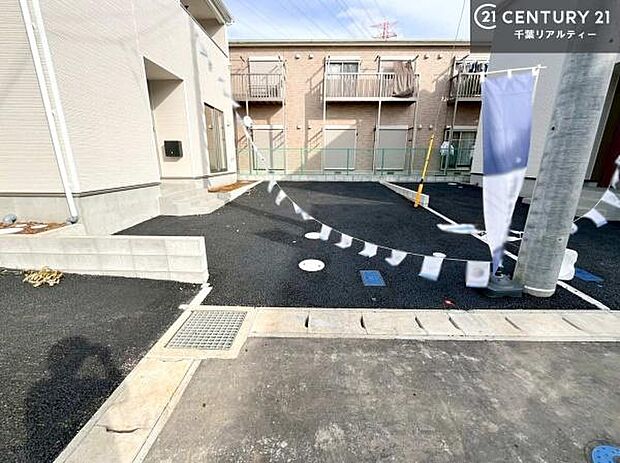 カースペース付きなのでマイカーをお持ちの方も安心ですね！ぜひ現地にてお確かめくださいませ！