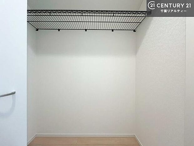 たっぷり収納住空間。住空間をすっきり使うためには必須ポイントの収納スペースですよね。是非現地でご確認ください。