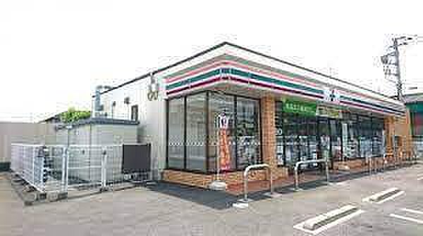 セブンイレブン木更津清見台東1丁目店まで673m