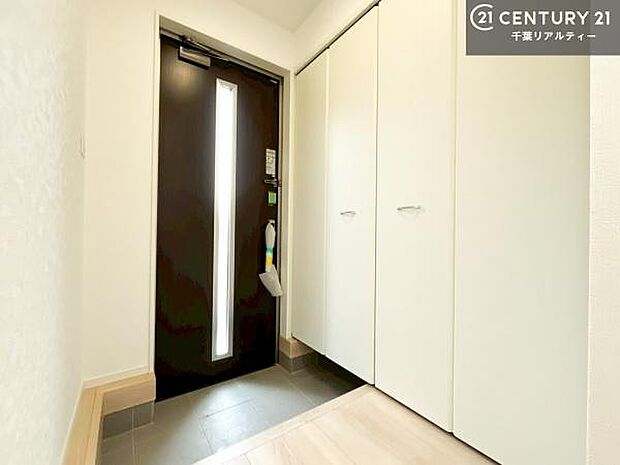 シューズボックス付きなので、玄関が片付きお掃除がしやすいです！スッキリした玄関で戸を開けた瞬間、清潔感のある心地いい空間が出迎えてくれます。【現地見学会開催中】