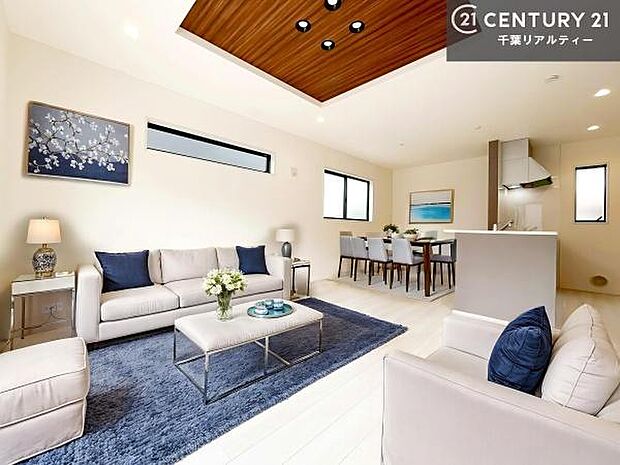 家具はCGパースです。心地良いリビングは家族が自然と集まります。家族団欒の時間が増えそうです。ご家族と、より一層充実した時間を過ごせそうですね。