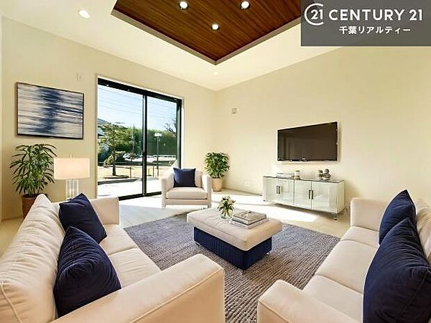 家具はCGパースです。大切な家族が集まるからこそLDKにはこだわりたい。子供たちが元気に笑いながら走り回っている姿を見た時が「広い家にして良かった」と思う瞬間です。