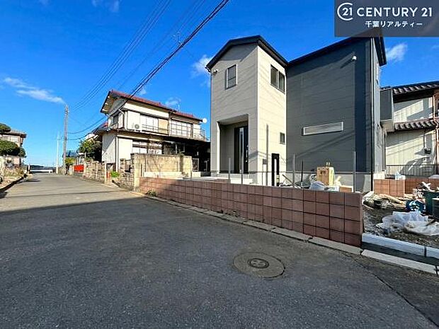 周辺環境や、お客様のご希望に合った物件も一緒にご案内を致します。住宅ローンアドバイザーによるご相談も承ります。当社はお問い合わせに即対応します！お待たせしません！