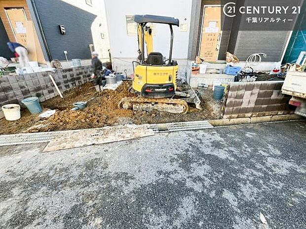 カースペース付きなのでマイカーをお持ちの方も安心ですね！ぜひ現地にてお確かめくださいませ！